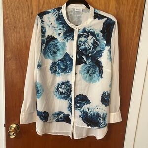Beautiful flower top blouse. Size L